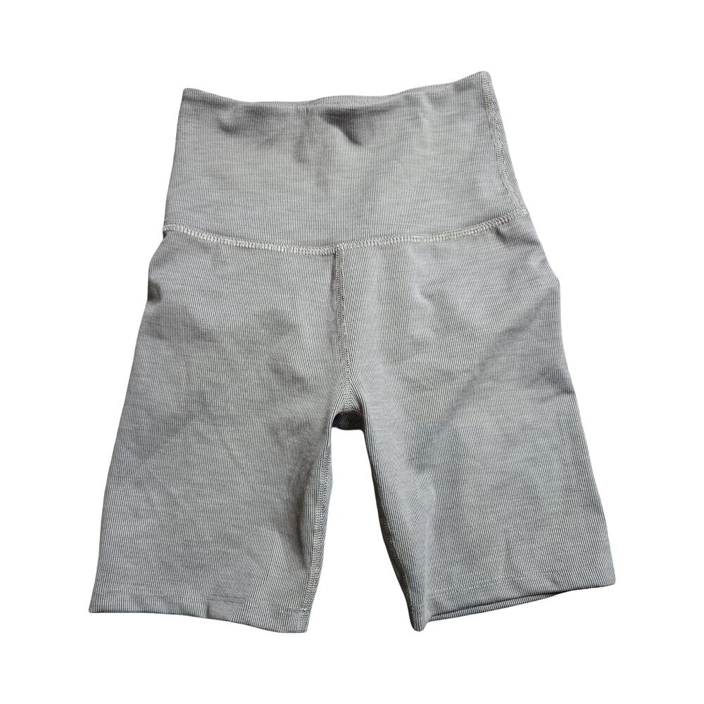 Beyond Yoga Ribbed Gray Biker Shorts Size: S